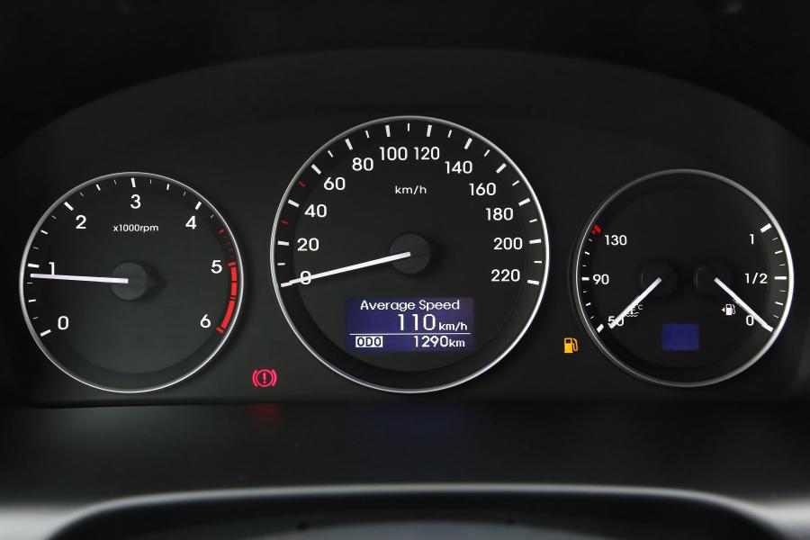 Панель приборов Hyundai H-1 Van (TQ) 2016 года  (фото 7 из 26)